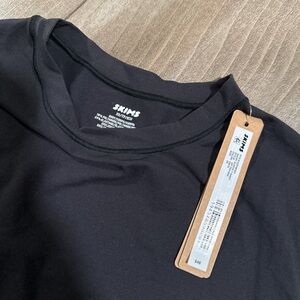 Skims XS fits everybody tshirt in onyx